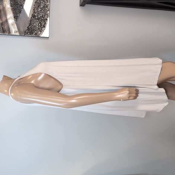 3/$20 Torrid Grey Sleeveless Embroidered Super Soft Halter Top Womens Size 2X - Picture 9 of 16